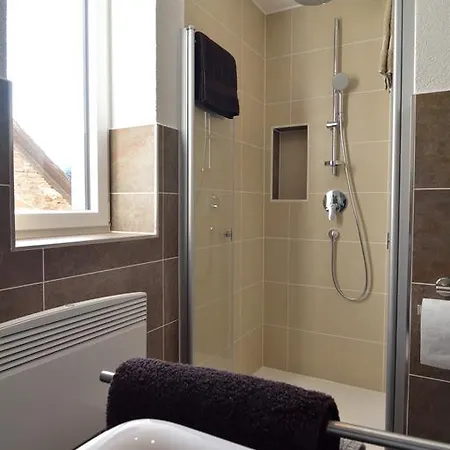 Quarto em Acomodações Particulares Haus Mosel
