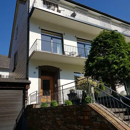Homestay Haus Mosel Klotten